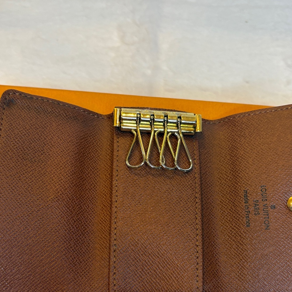Louis Vuitton Authentic Monogram Canvas Key Case - Picture 2 of 9